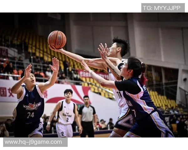 迈阿密热火与多伦多Raptors的激烈对决展现篮球魅力与团队精神 迈阿密热火与多伦多Raptors的激烈对决展现篮球魅力与团队精神